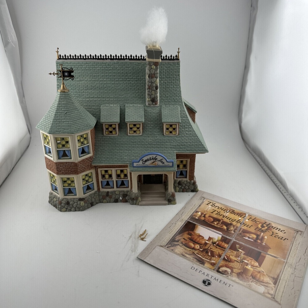 VINTAGE NOS 2001 Dept 56 Season's Bay Seaside Inn Village House #53449